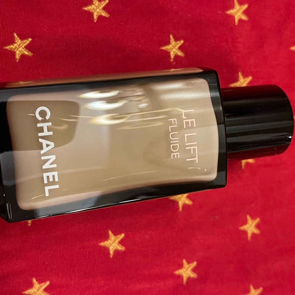 CHANEL Le Lift Fluide skin care